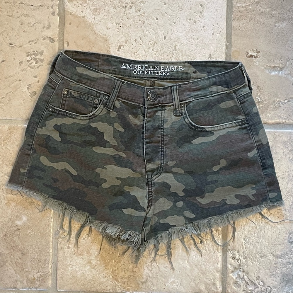 American Eagle Women's Camo Shorts